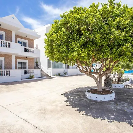 Dimitra Center * Φαληράκι