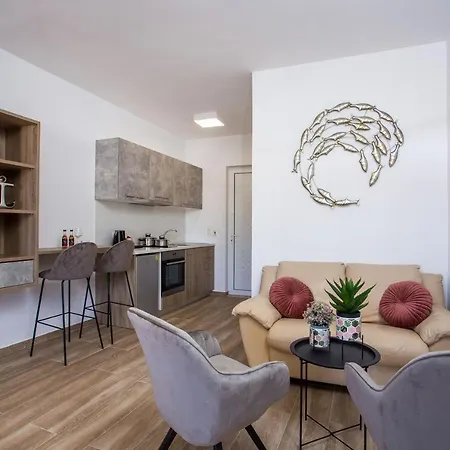 Διαμέρισμα Dimitra Center Φαληράκι